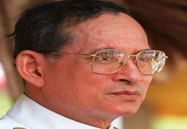 সিংহাসন শূন্য করে মারা গেলেন থাইল্যান্ডের রাজা 