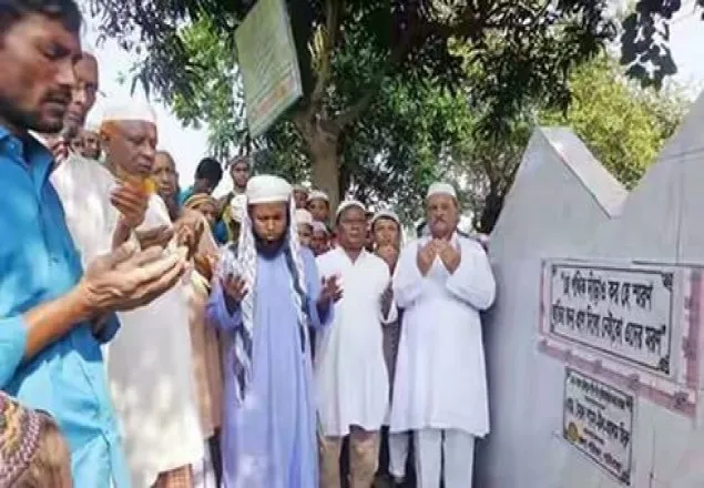 মুক্তিযুদ্ধের কবর সংস্কারের উদ্বোধন করলেন জেলা প্রশাসক