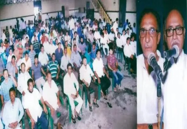 চট্টগ্রামে ৮ দফা দাবিতে আন্দোলনে যাচ্ছে সড়ক পরিবহন শ্রমিকরা 