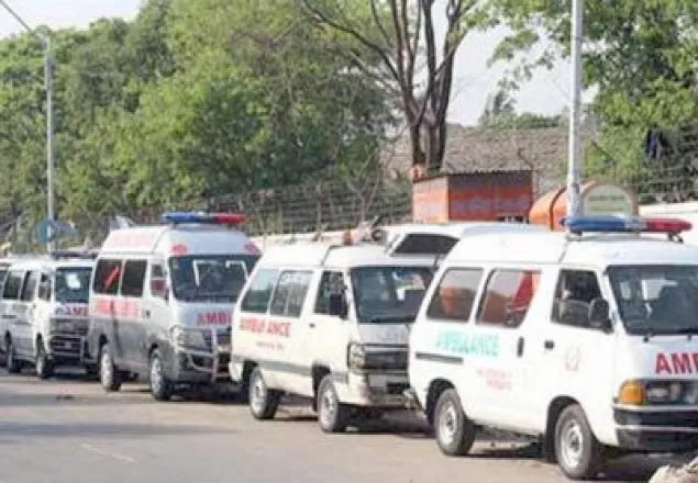 বন্ধ হোক অ্যাম্বুলেন্স দৌরাত্ম 