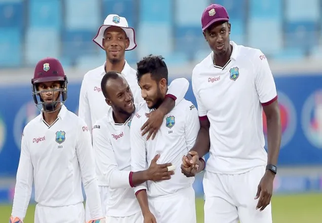 বিশুর ৮ উইকেটে লড়ছে ক্যারিবীয়রা