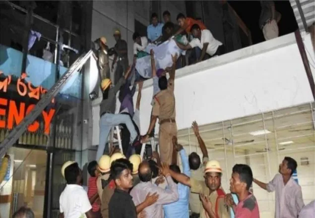 ভারতের উড়িষ্যায় হাসপাতালে অগ্নিকাণ্ডে নিহত ১৯
