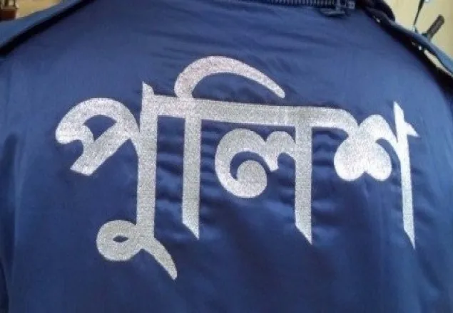 ক্রসফায়ারের হুমকি দিয়ে চাঁদা দাবি, ওসির বিরুদ্ধে মামলা