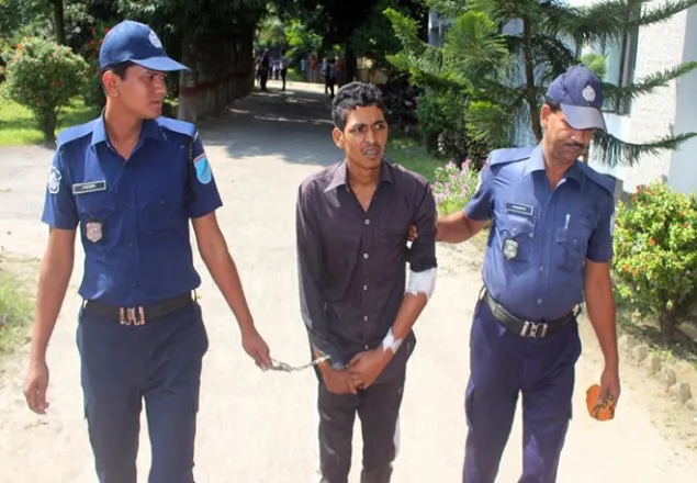 কেরানীগঞ্জের বাবা হত্যার আসামি মানিকগঞ্জে গ্রেফতার