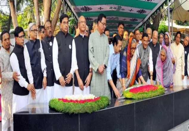বঙ্গবন্ধুর প্রতিকৃতিতে প্রধানমন্ত্রী ও ওবায়দুল কাদেরের শ্রদ্ধা