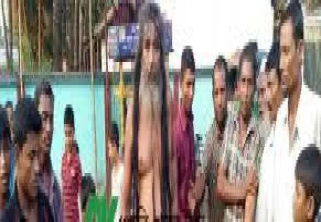 সাদুল্যাপুরে সোলায়মান আলীর কাছে সর্বরোগের মহৌষধ 