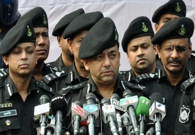 ‘ও আমার জুনিয়র অফিসার, ওর বিরুদ্ধে কিছু বলতে চাই না’