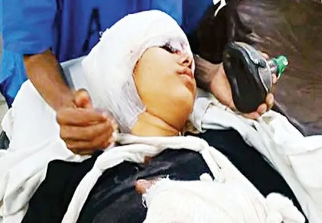 এবার বাবাকে  ‘আঙ্কেল’ ডাকলেন খাদিজা