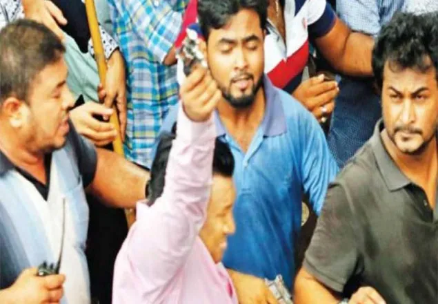 অস্ত্রধারী দুই নেতাকে বহিষ্কার করেছে ছাত্রলীগ