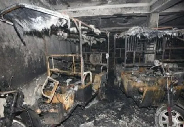 দিল্লিতে ভবনে আগুন, মৃত ৩ 