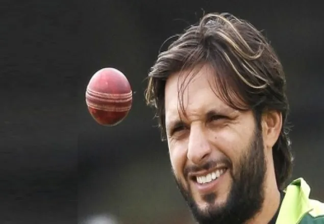 বিকেলে ঢাকায় আসছেন আফ্রিদি 