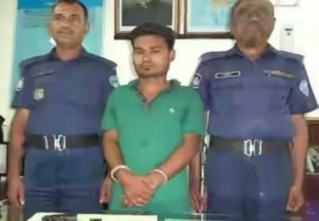 চট্রগ্রামে অস্ত্রসহ আটক: ১