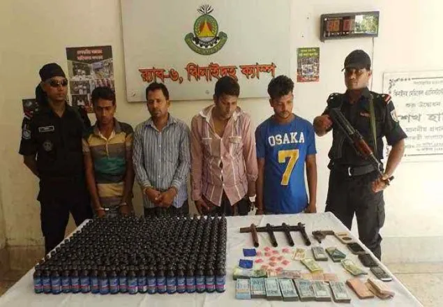 কালীগঞ্জে অস্ত্র ও মাদকসহ আটক ৪