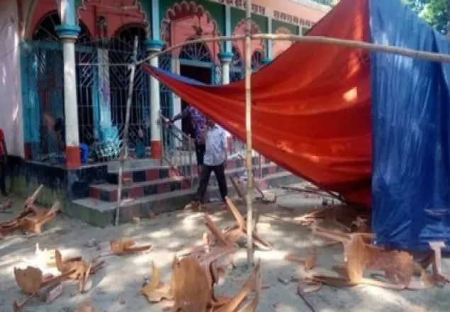 মন্দিরে হামলা: তিন আ.লীগের নেতা বহিষ্কার