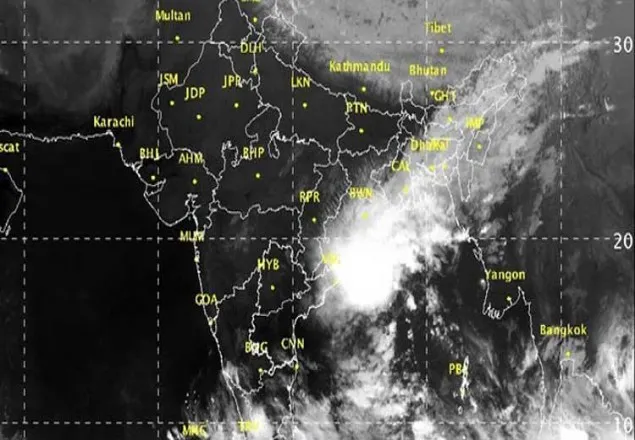 সাগরে ৩ নম্বর সংকেত বহাল