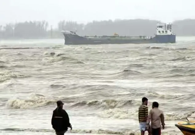 চট্টগ্রামে দুর্যোগ ব্যবস্থাপনা কমিটি ও বন্দরের জরুরি সভা ৭টায়