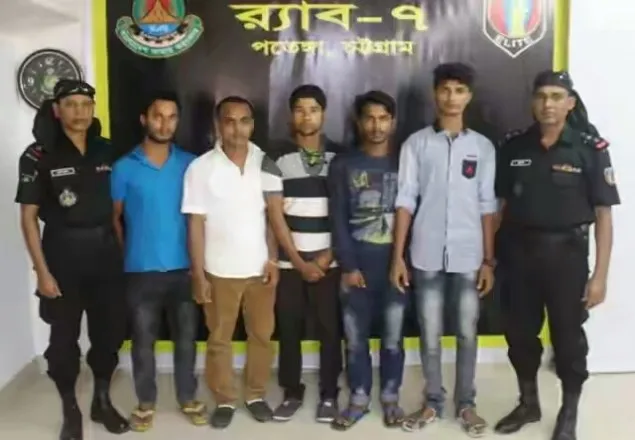ইরাক পাচারকালে চট্টগ্রাম বিমানবন্দর হতে উদ্ধার ৫  