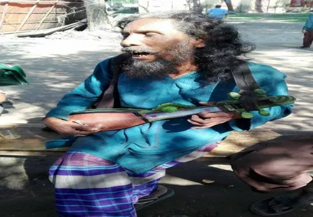 গাইবান্ধায় দৃষ্টি প্রতিবন্ধি বাউল আব্দুল কাফির গানের খবর কেউ রাখে না