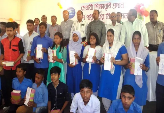 কালীগঞ্জে বন্ধনের উদ্যোগে মেধাবীদের শিক্ষাবৃত্তি প্রদান