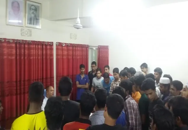 রাবিতে ২২ দফা দাবিতে শিক্ষার্থীদের বিক্ষোভ