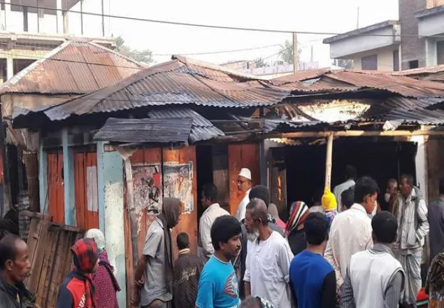 কুষ্টিয়ার খোকসায় অগ্নিকান্ডে পুড়লো ২০ দোকান