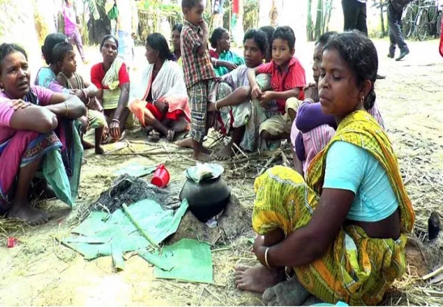 ত্রান গ্রহণ ও হামলাকরীদের সনাক্ত করল ক্ষতিগ্রস্থ সাঁওতালরা