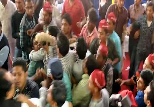 চট্টগ্রামে প্রধানমন্ত্রীর ভিডিও কনফারেন্সে আ'লীগ-ছাত্রলীগ সংঘর্ষ