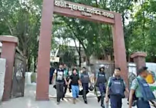 চট্টগ্রাম মহসিন কলেজে ছাত্রলীগের দুই গ্রুপের সংঘর্ষ, আহত ৫
