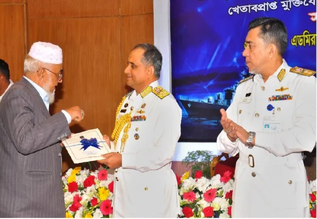 নৌবাহিনীর খেতাবপ্রাপ্ত মুক্তিযোদ্ধাদের সংবর্ধনা প্রদান