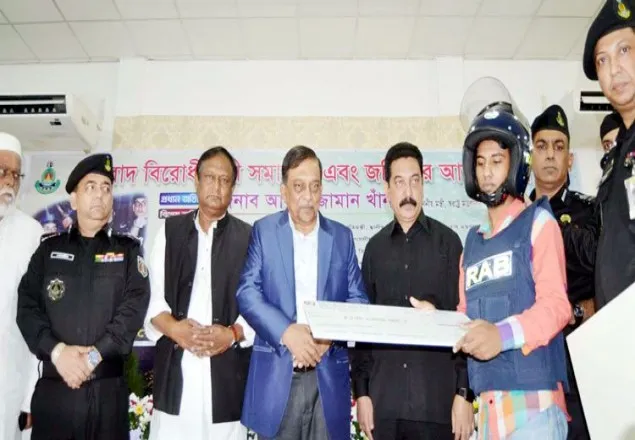 স্বাভাবিক জীবনে ফেরার প্রত্যয়ে রংপুরে ৩ জঙ্গির আত্মসমর্পণ