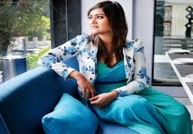 বিয়ের আগেই ছেলেকে নিয়ে হানিমুনে