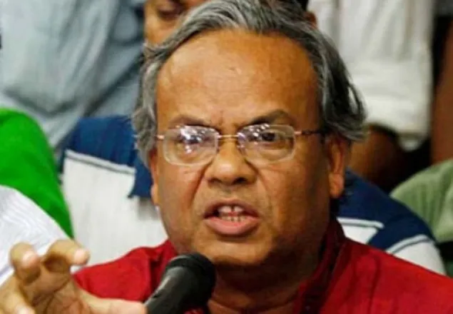 নারায়ণঞ্জে অস্ত্রের ঝনঝনানি, সেনা মোতায়নের দাবি