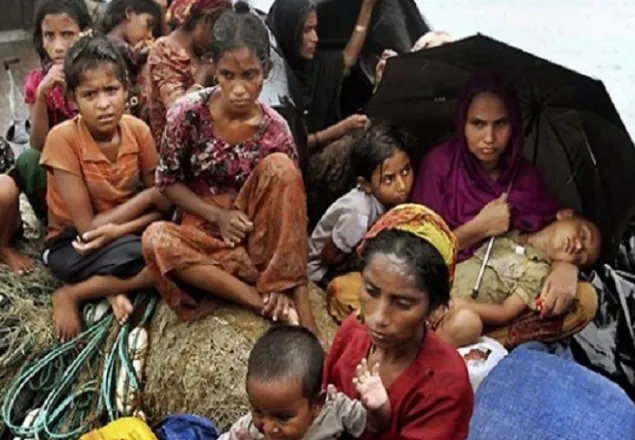 অনুপ্রবেশকাল চারটি রোহিঙ্গাবোঝাই নৌকা ফেরত পাঠাল বিজিবি