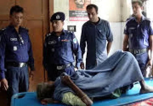 নড়াইলে বাঁচানো গেলো না সেই ঠিকানাহীন বৃদ্ধাকে  