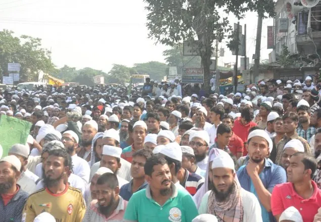 রোহিঙ্গাদের গণহত্যার প্রতিবাদে শিবচরে গণসমাবেশ