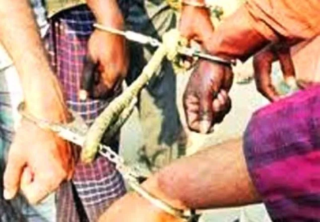 রংপুরে পুলিশ অভিযানে গ্রেফতার ১০২