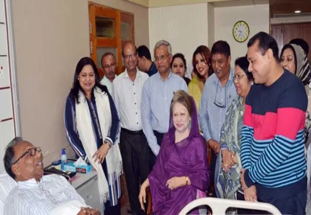 মাহমুদুর রহমানকে দেখতে হাসপাতালে খালেদা জিয়া