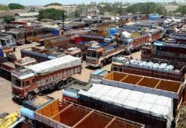 ধর্মঘটে অচল উত্তরাঞ্চলের পণ্য পরিবহন 