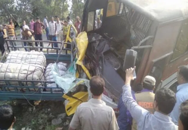 রংপুরে বাস ও পিকআপের সংঘর্ষে নিহত ১