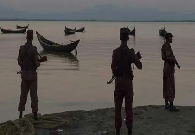 টেকনাফে রোহিঙ্গাবাহী ১১ নৌকা ফেরত পাঠাল বিজিবি