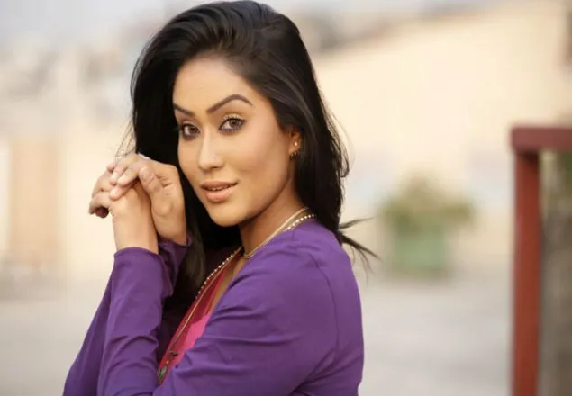 আমরাও তাদের সঙ্গে আছি : মম