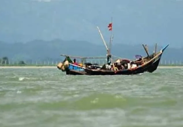 ফের রোহিঙ্গাবাহী ৬ নৌকা ফেরত পাঠাল বিজিবি