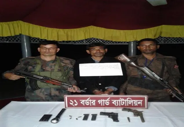 বেনাপোলে বিদেশি পিস্তল ও ৫ রাউন্ড গুলিসহ আটক ১