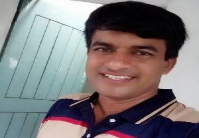 শিক্ষকের  শাস্তির দাবিতে শিক্ষার্থীদের বিক্ষোভ , অধ্যক্ষ অবরুদ্ধ