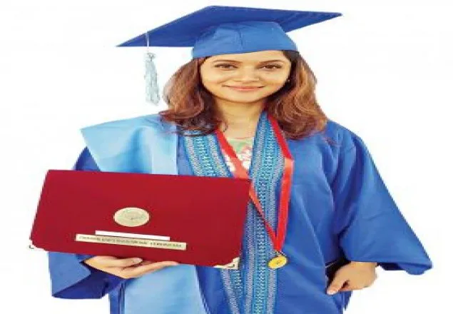 বিশ্ববিদ্যালয়েরও তারকা তিনি