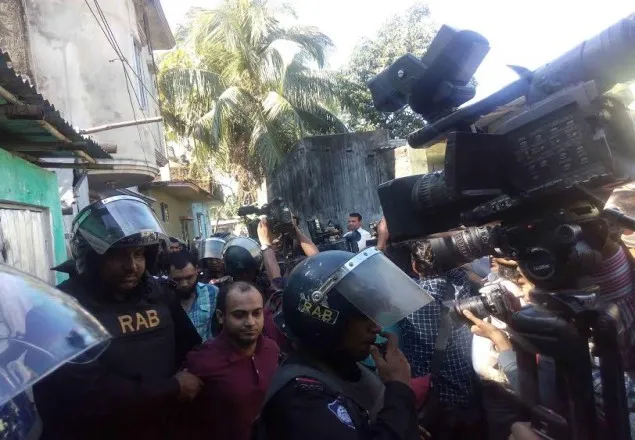 চট্টগ্রামে ‘জঙ্গি আস্তানায়’ অভিযানে আটক ৫