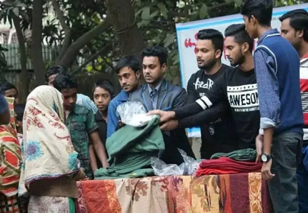 রাজধানীর উত্তরায় শীতবস্ত্র বিতরণ