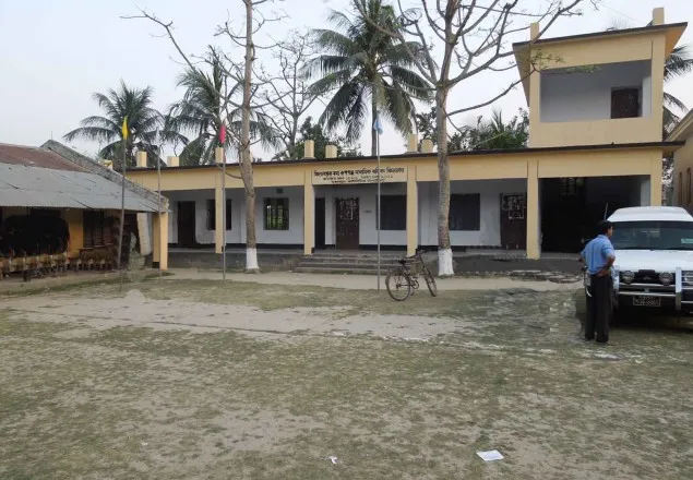 আদালতের নির্দেশে ১৩০ বছর পর আগের নাম পেল বালিকা বিদ্যালয়