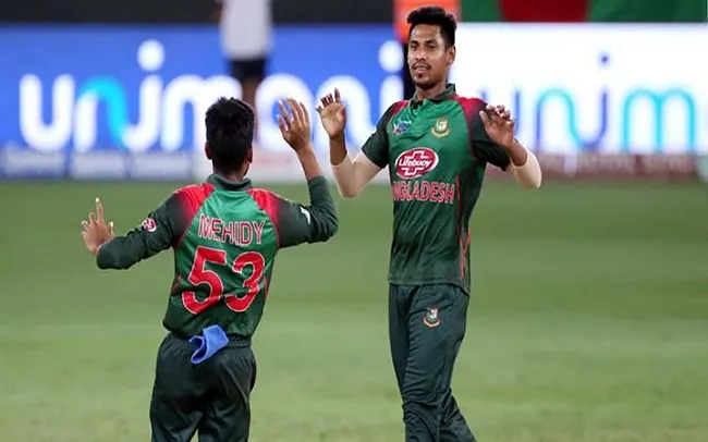 আফগান শিবিরে শুরুতেই মোস্তাফিজের আঘাত