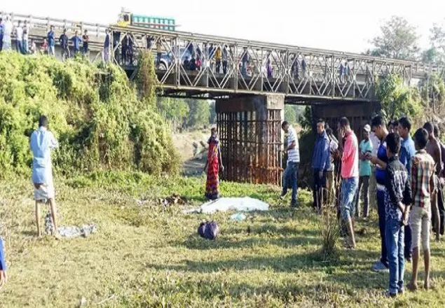 সেতুর নিচ থেকে কার্টন ভর্তি নারীর আট টুকরা লাশ উদ্ধার!
